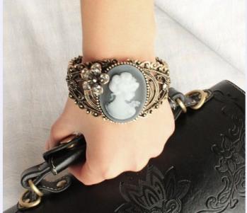 Bracelet Cameo  fashion jewelry vintage chic.jpg